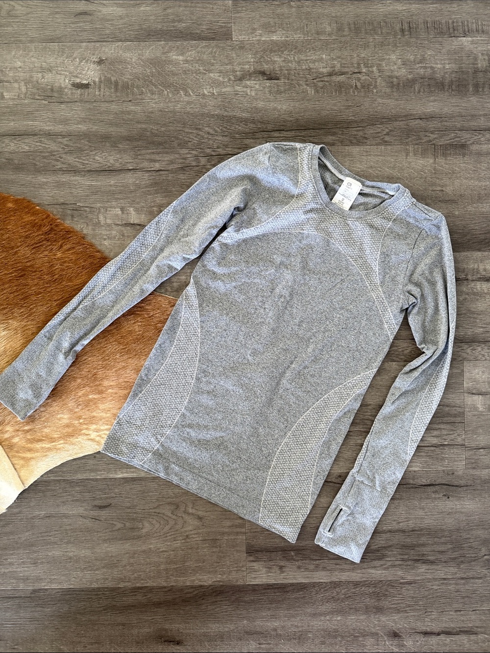 GAP Women's Light Gray Long Sleeve Seamless Active Tee